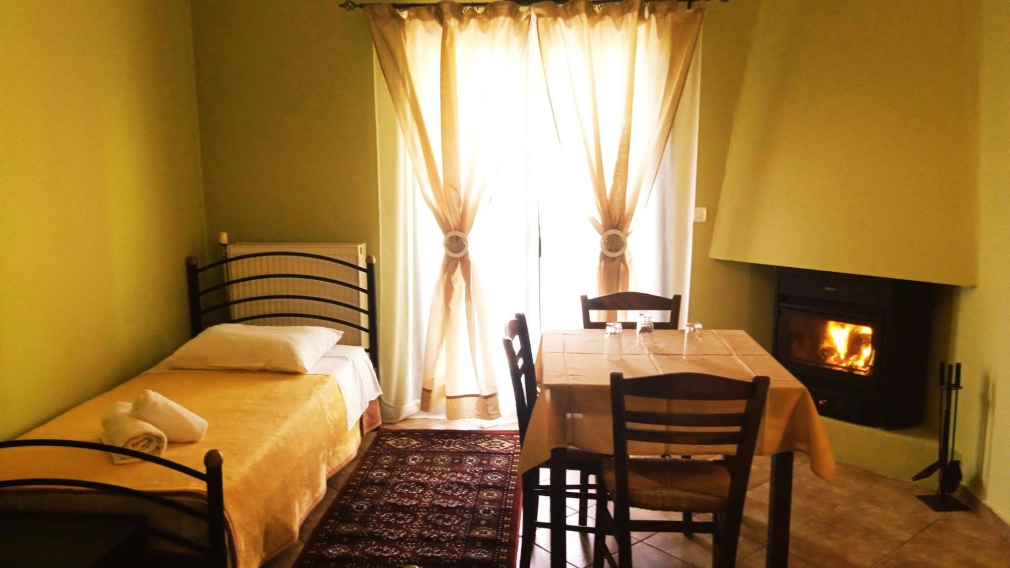 Guesthouse Eleftherios Kalavryta Exterior foto