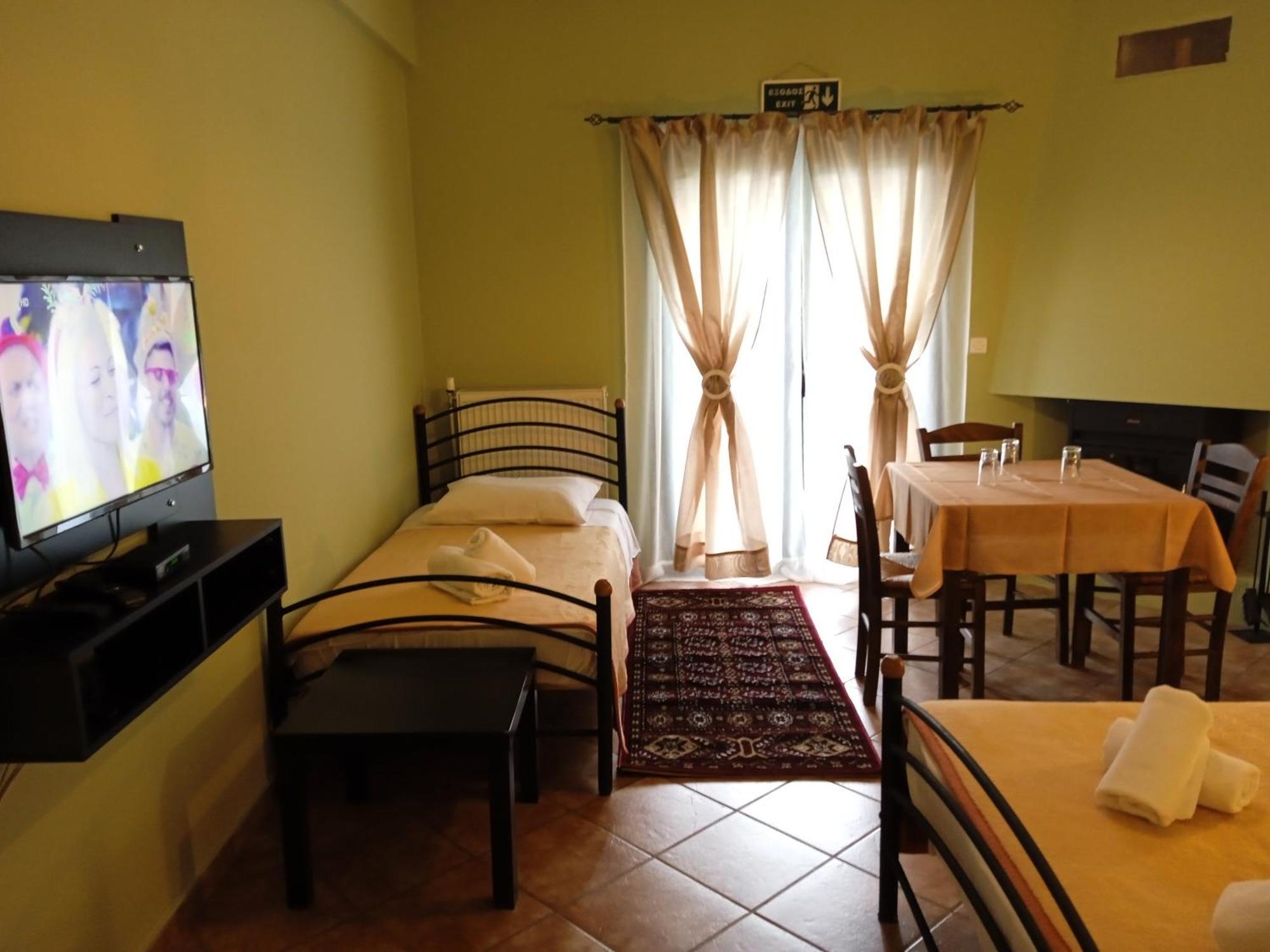 Guesthouse Eleftherios Kalavryta Exterior foto