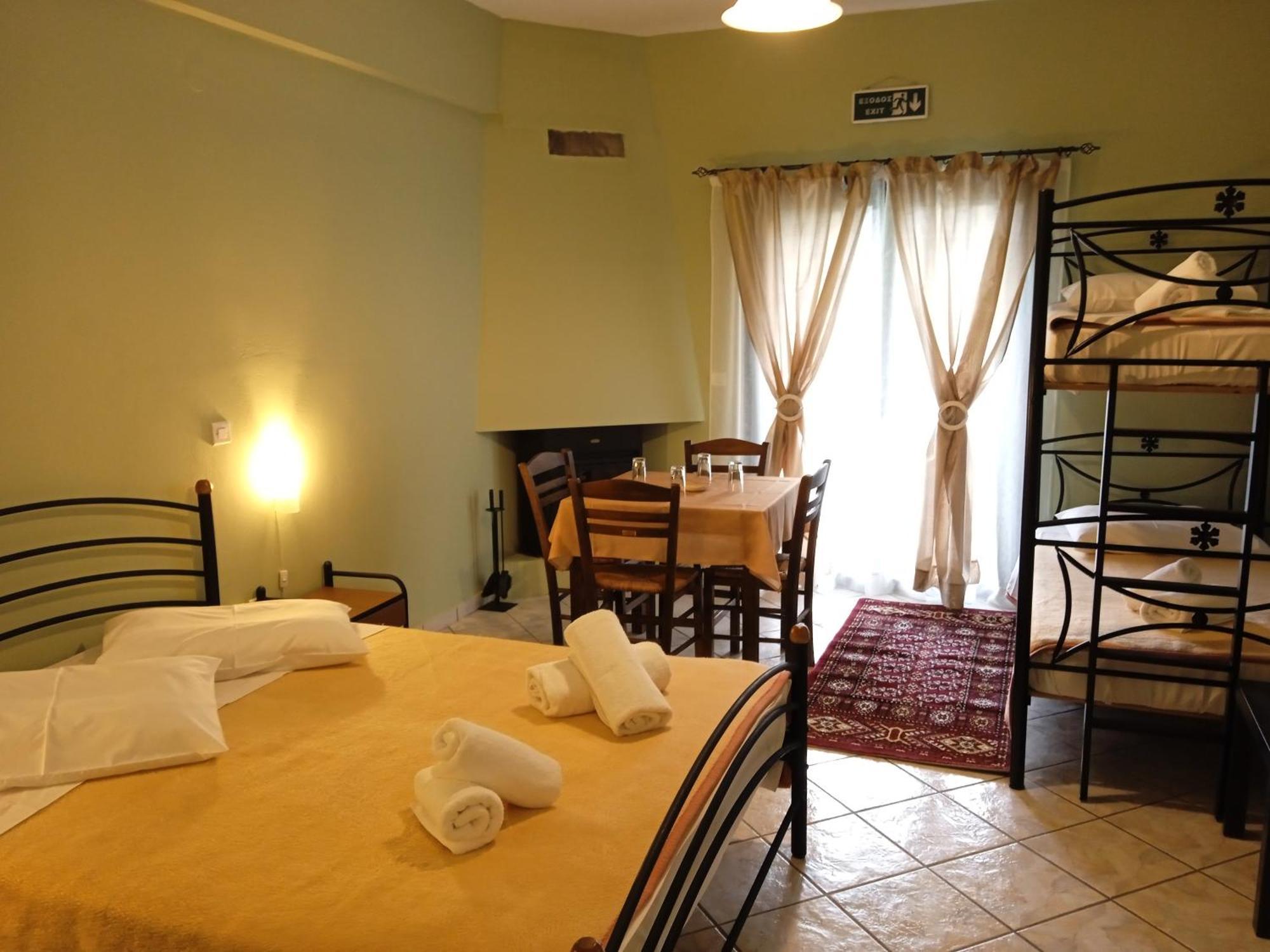 Guesthouse Eleftherios Kalavryta Exterior foto