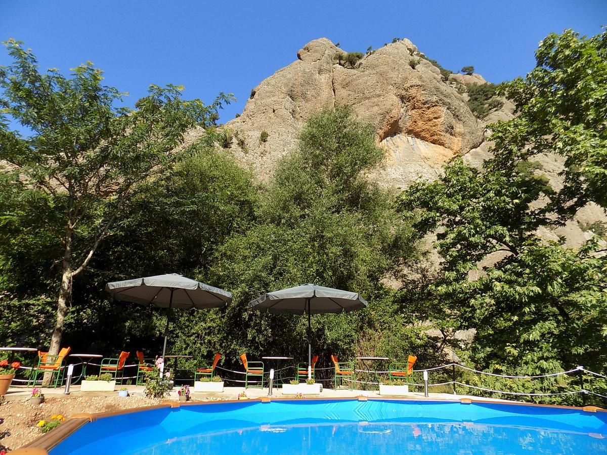 Guesthouse Eleftherios Kalavryta Exterior foto